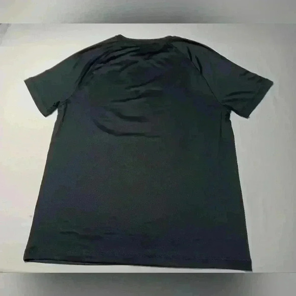 Hurley t shirt. Men's size  M. - Picture 6 of 6